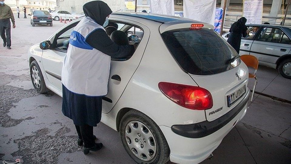 تزریق خودرویی واکسن کرونا در کرمانشاه