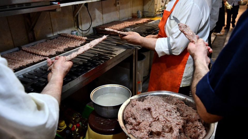 اطعام روز عید غدیر در مناطق حاشیه تهران