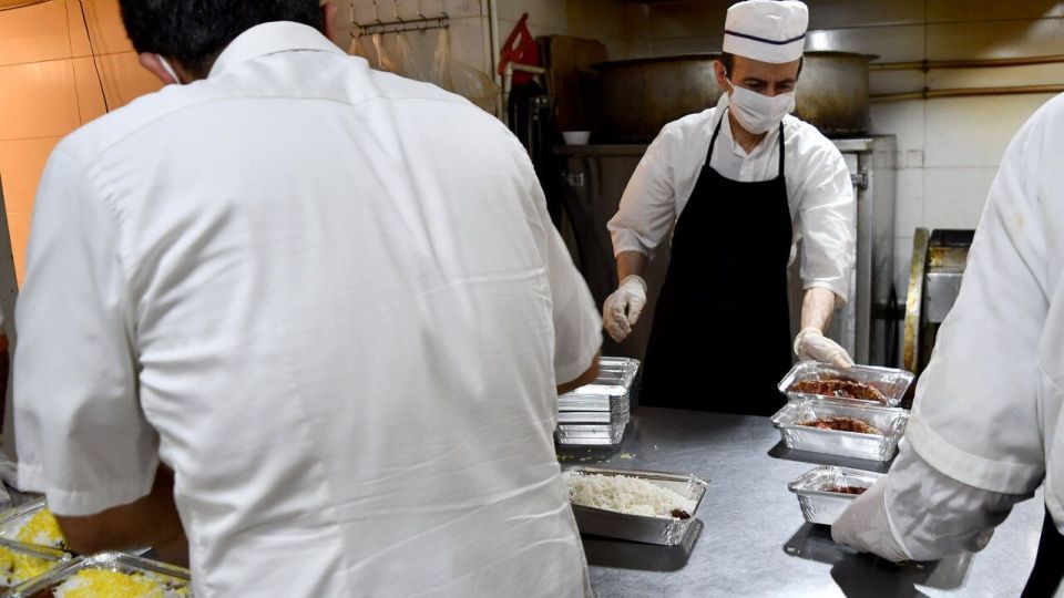 اطعام روز عید غدیر در مناطق حاشیه تهران