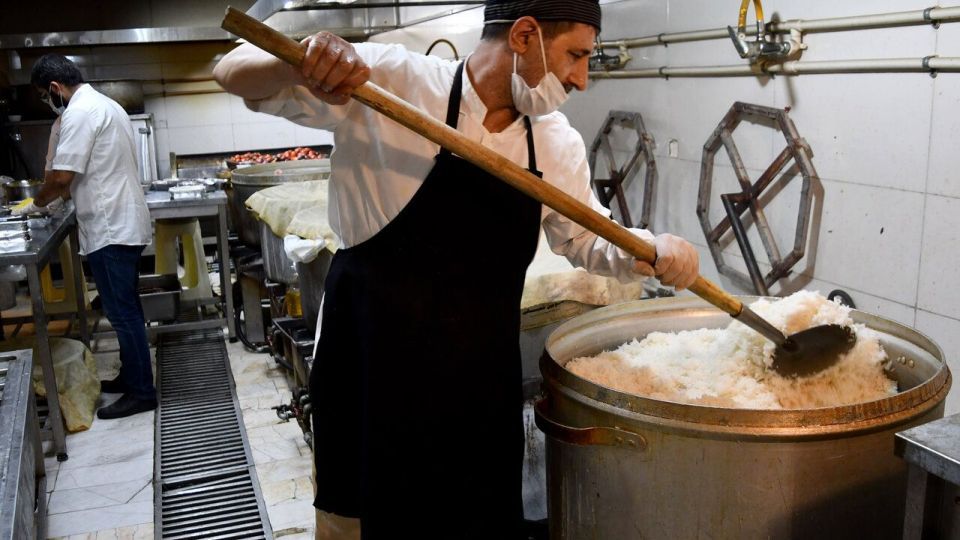 اطعام روز عید غدیر در مناطق حاشیه تهران