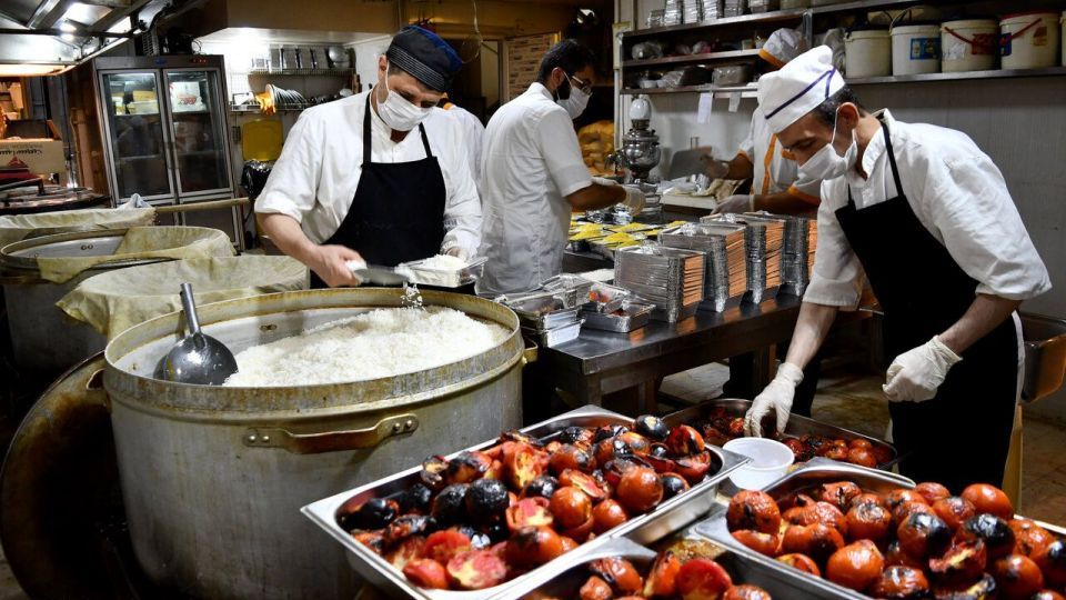 اطعام روز عید غدیر در مناطق حاشیه تهران