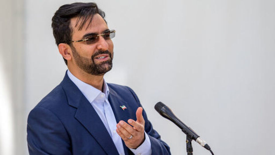 آذری جهرمی: نمی توان چشم خود را بر تحولات مهم فناوری اطلاعات بست