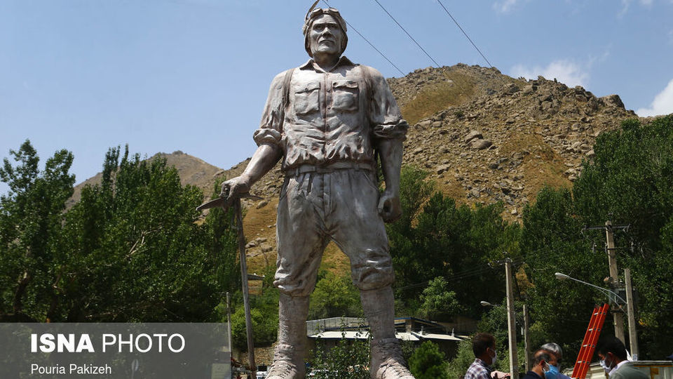 رونمایی یادمان "محمود اجل" پدر کوهنوردی کلاسیک ایران
