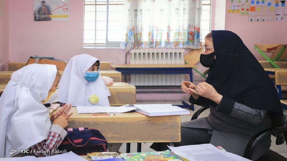 بازگشایی مدارس و کلاف سردرگم کمبود معلم در مهر ١۴٠٠