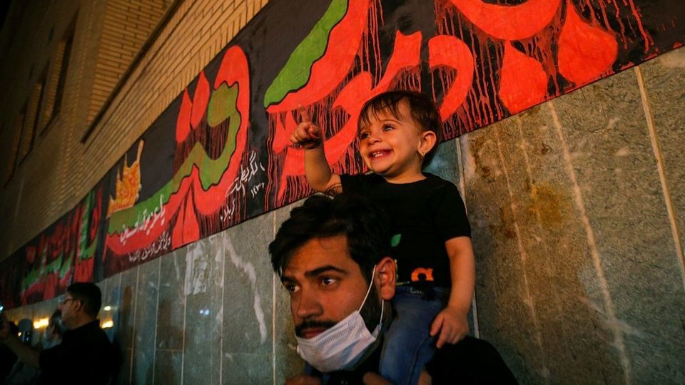 آیین مشعل گردانی نجفی‌های مقیم قم