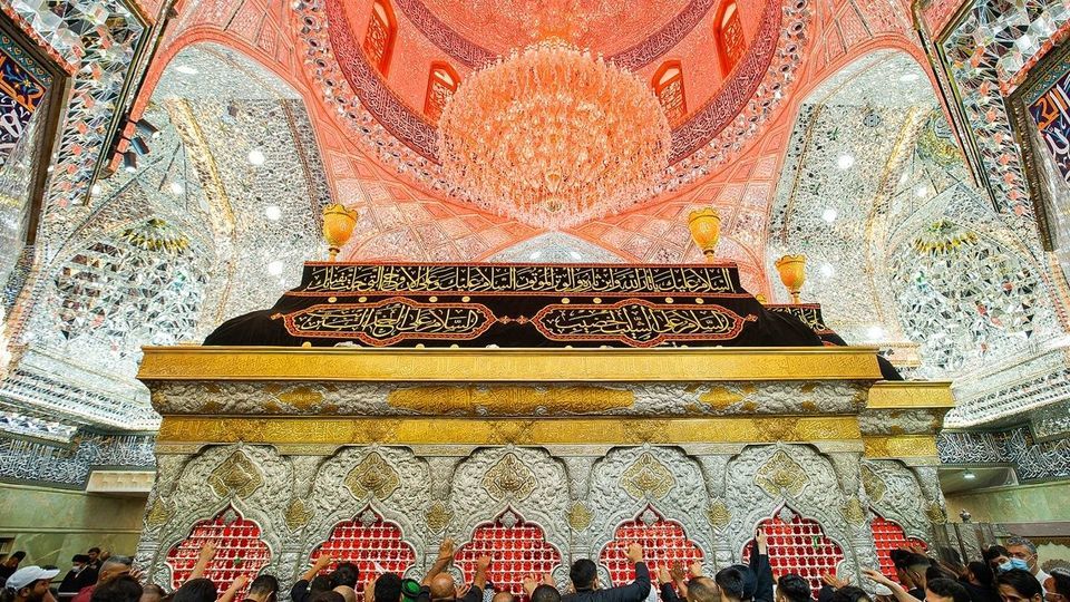 حضور مردم و دسته های عزاداری - کربلا معلی