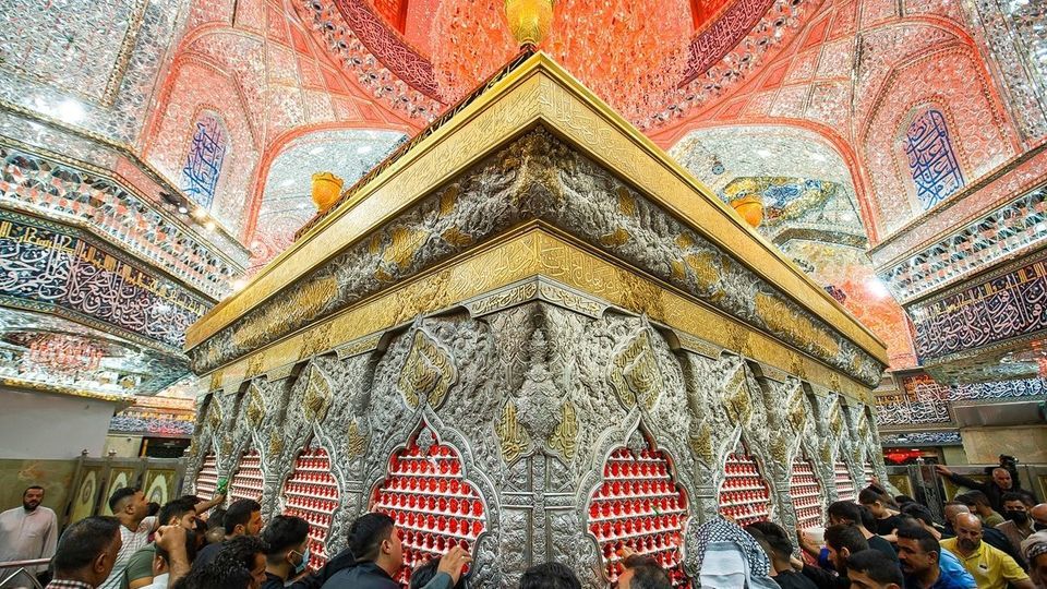 حضور مردم و دسته های عزاداری - کربلا معلی