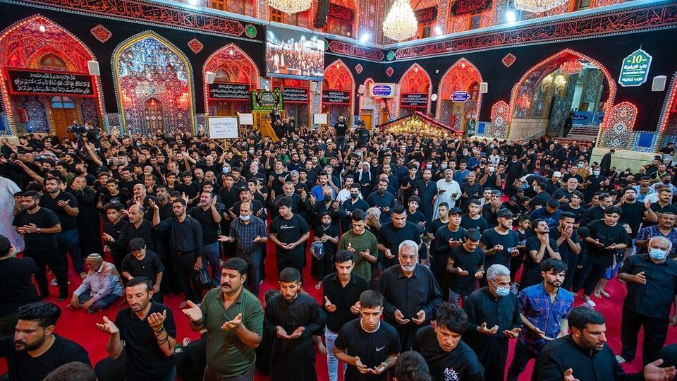 حضور مردم و دسته های عزاداری - کربلا معلی