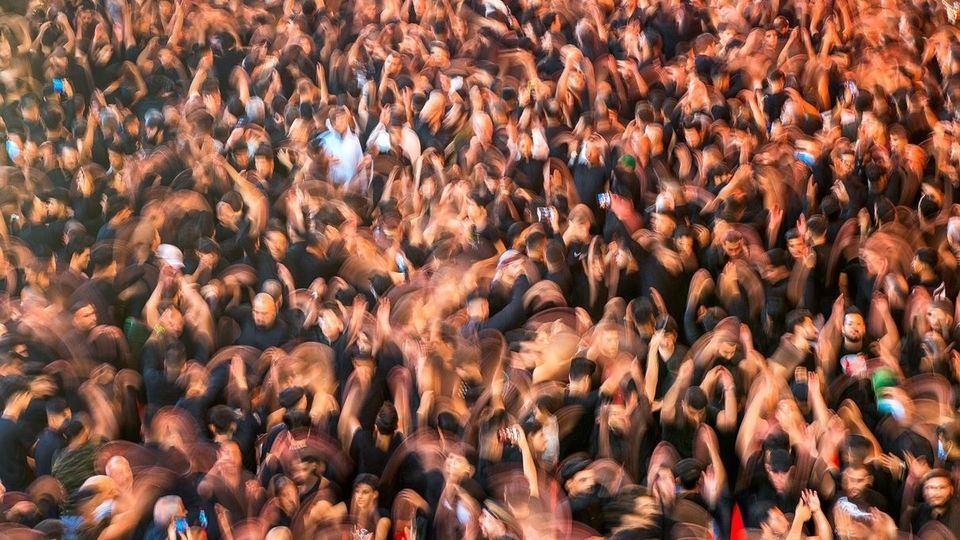 حضور مردم و دسته های عزاداری - کربلا معلی