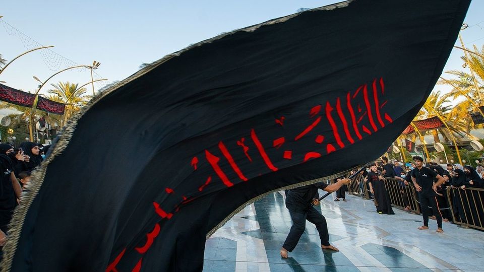حضور مردم و دسته های عزاداری - کربلا معلی