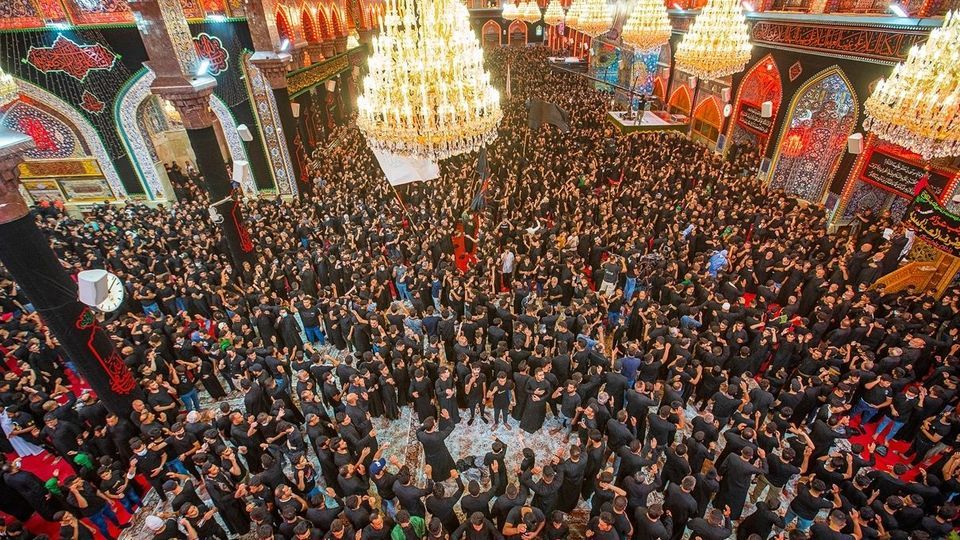 حضور مردم و دسته های عزاداری - کربلا معلی
