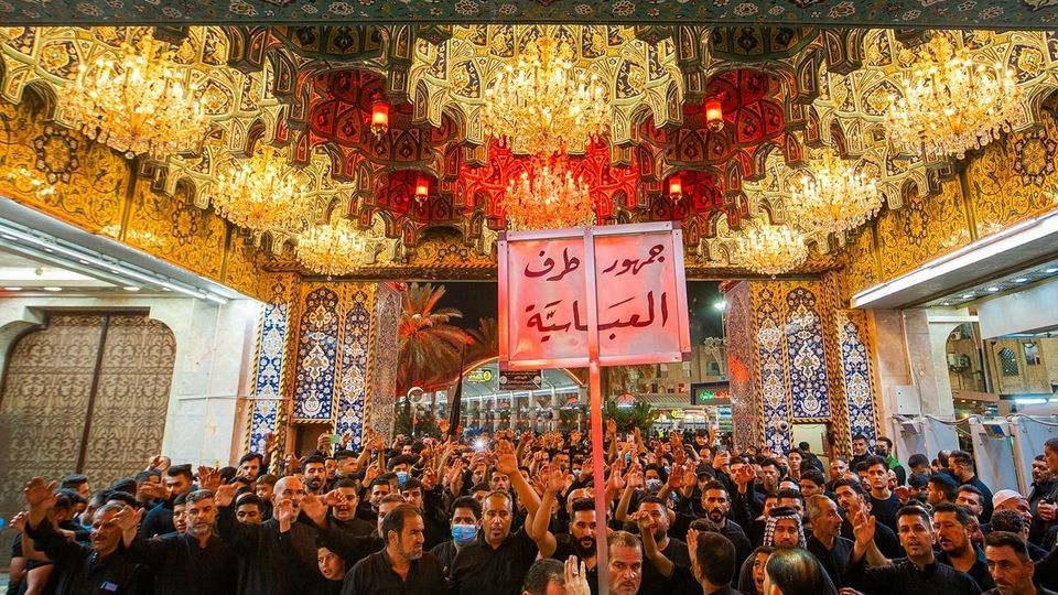 حضور مردم و دسته های عزاداری - کربلا معلی