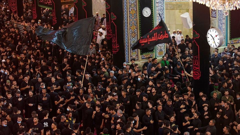 حضور مردم و دسته های عزاداری - کربلا معلی