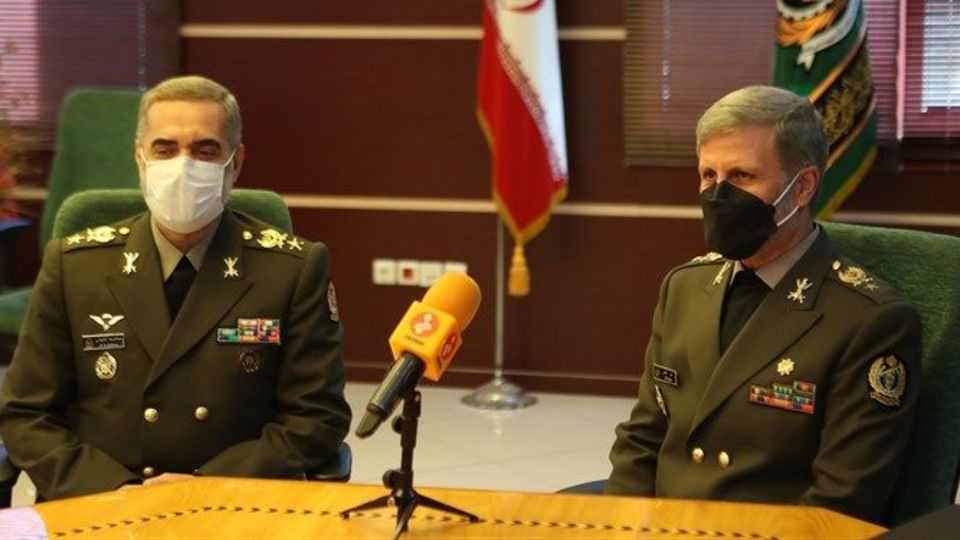 وزیر جدید دفاع در محل این وزارتخانه حضور یافت/ امیر آشتیانی: ادامه دهنده راه امیر حاتمی خواهم بود وزیر جدید دفاع در محل این وزارتخانه حضور یافت/ امیر آشتیانی: ادامه دهنده راه امیر حاتمی خواهم بود