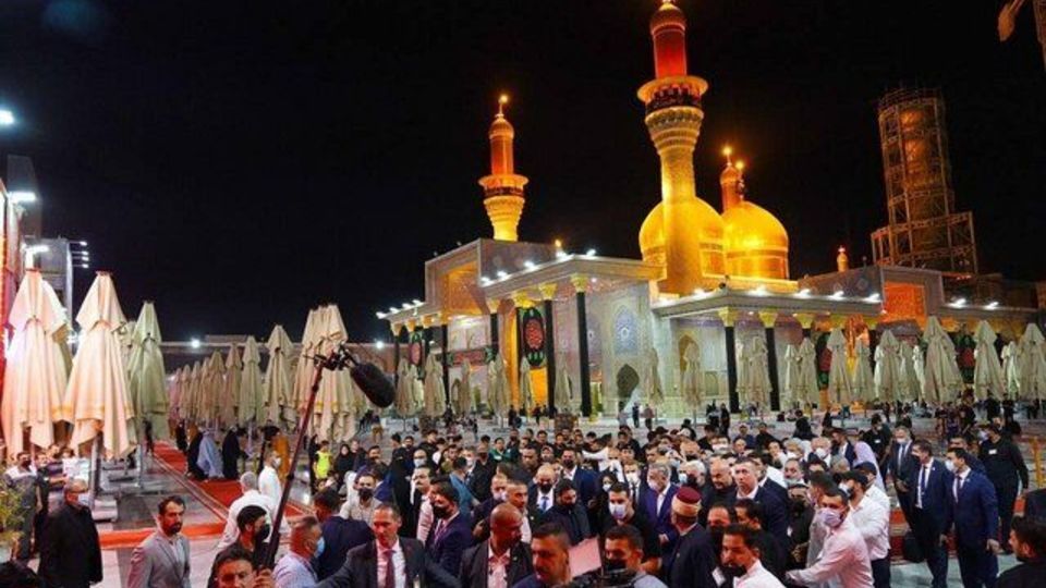تصاویری از حضور ماکرون در حرمین عسکریین