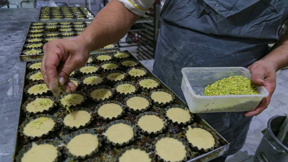  کارگاه سنتی کیک یزدی