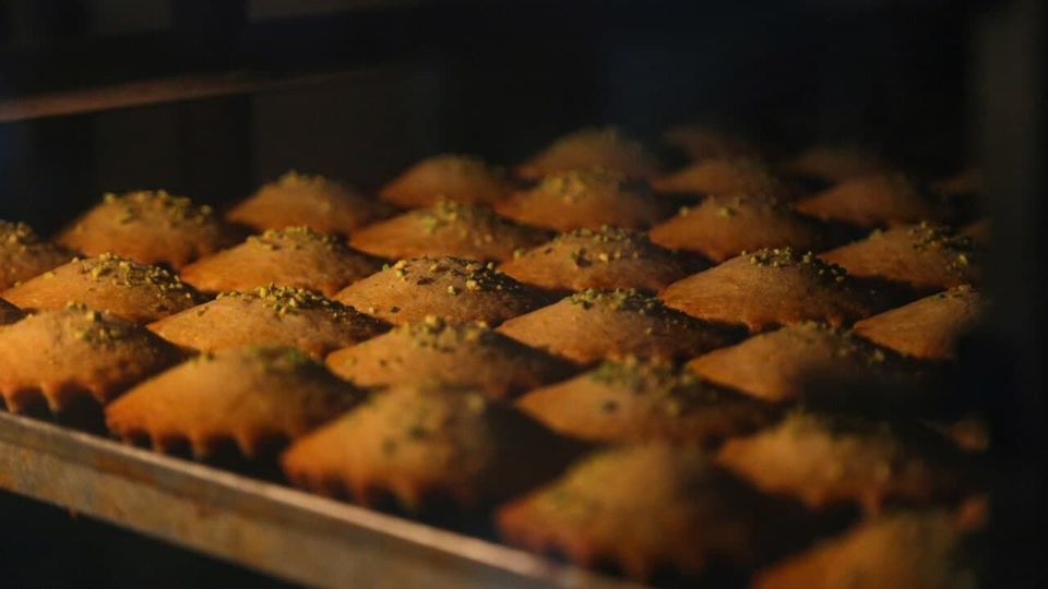  کارگاه سنتی کیک یزدی