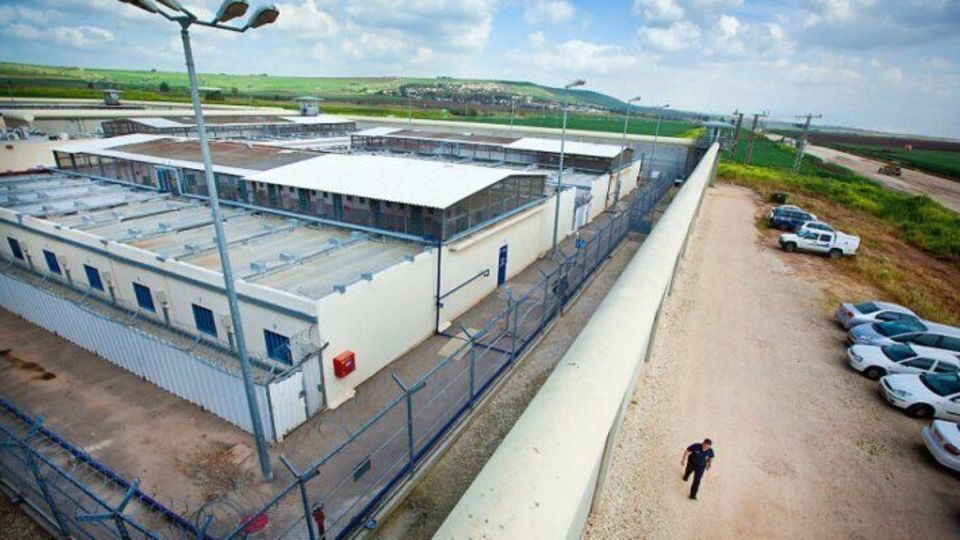 حمله نیروهای سرکوبگر رژیم صهیونیستی به اسرای فلسطینی در زندان جلبوع حمله نیروهای سرکوبگر رژیم صهیونیستی به اسرای فلسطینی در زندان جلبوع