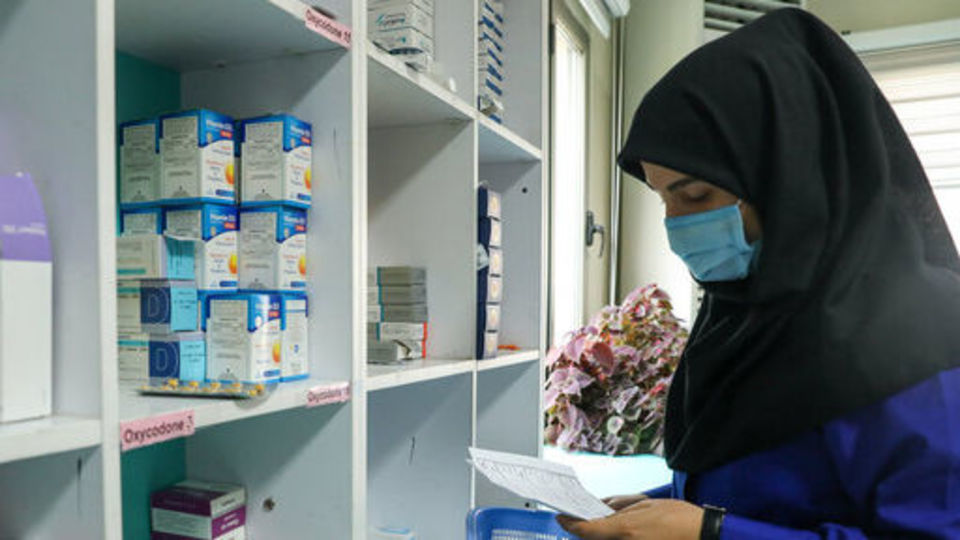 پیامدهای حذف ارز دولتی دارو؛ از عدم فروش بیمه‌ای دارو در داروخانه تا تشدید کمبودها