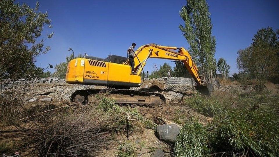 آزاد سازی حریم رود خانه آبشینه همدان از تصرف متخلفان