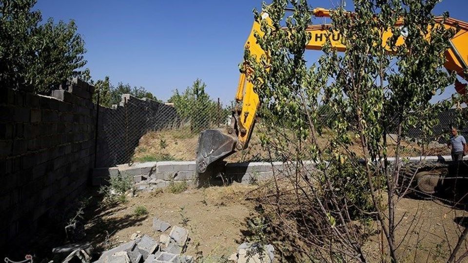 آزاد سازی حریم رود خانه آبشینه همدان از تصرف متخلفان