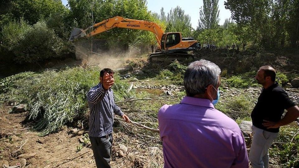 آزاد سازی حریم رود خانه آبشینه همدان از تصرف متخلفان