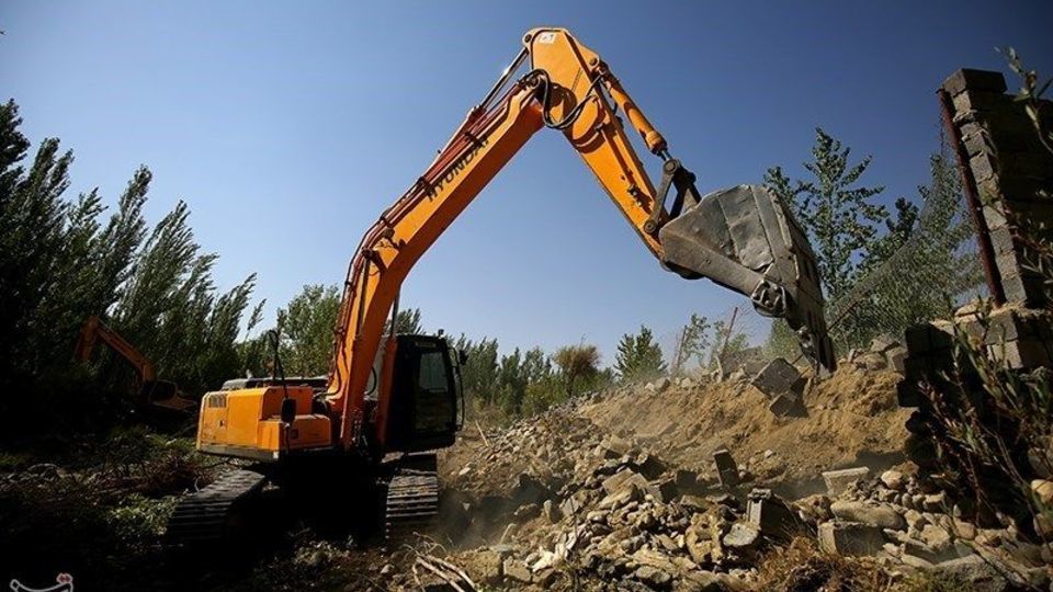 آزاد سازی حریم رود خانه آبشینه همدان از تصرف متخلفان