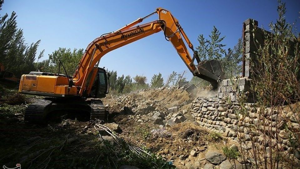 آزاد سازی حریم رود خانه آبشینه همدان از تصرف متخلفان