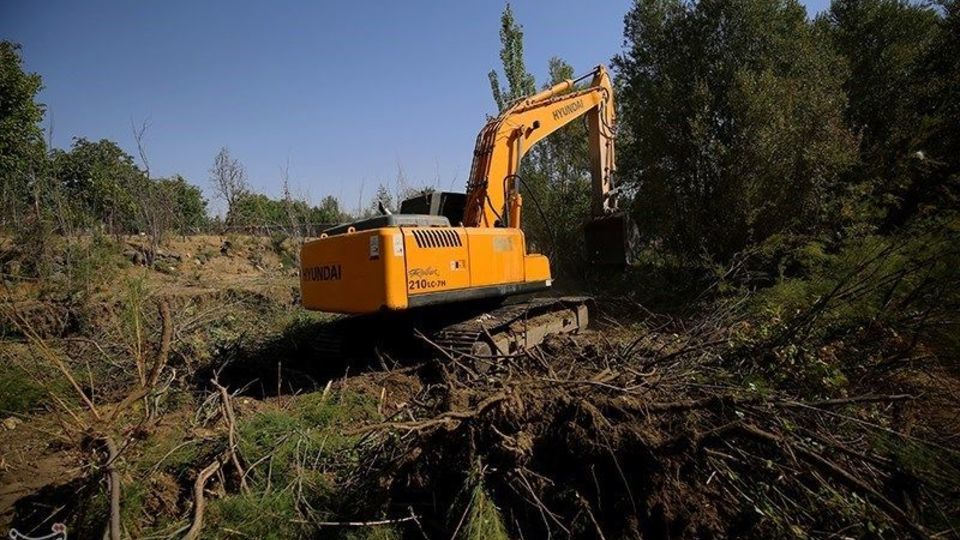 آزاد سازی حریم رود خانه آبشینه همدان از تصرف متخلفان