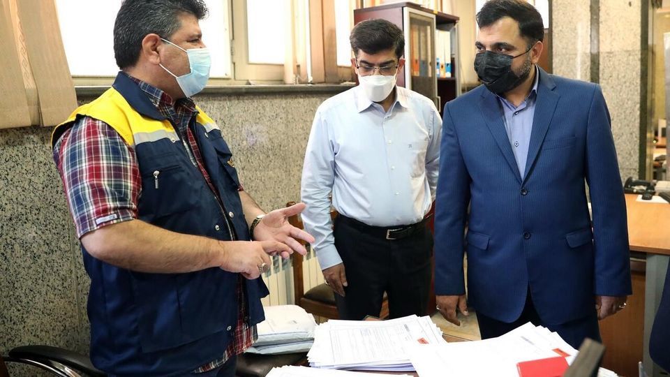 بازدید سرزده وزیر ارتباطات از منطقه ۱۵ پستی