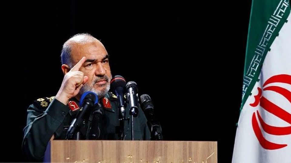 سردار سلامی: امروز یک آمریکای شکست خورده، فراری و افسرده را شاهد هستیم/دنیا به ملت ایران غبطه می‌خورد