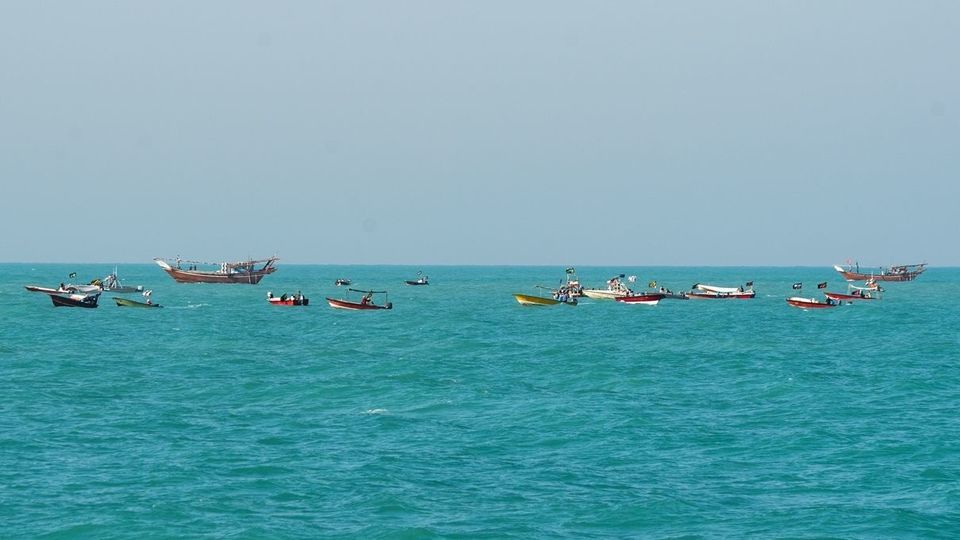 رژه شناورهای نیروی دریایی سپاه به مناسبت هفته دفاع مقدس 