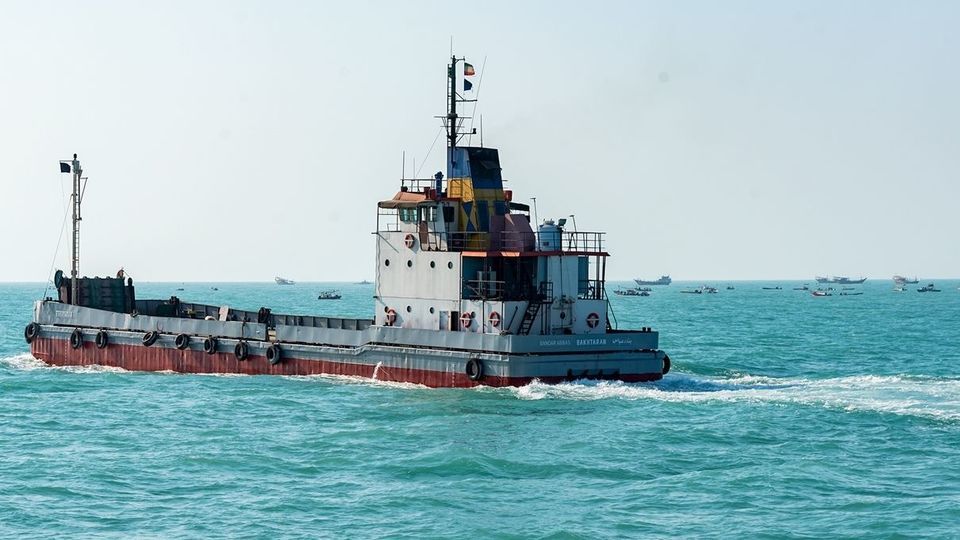 رژه شناورهای نیروی دریایی سپاه به مناسبت هفته دفاع مقدس 