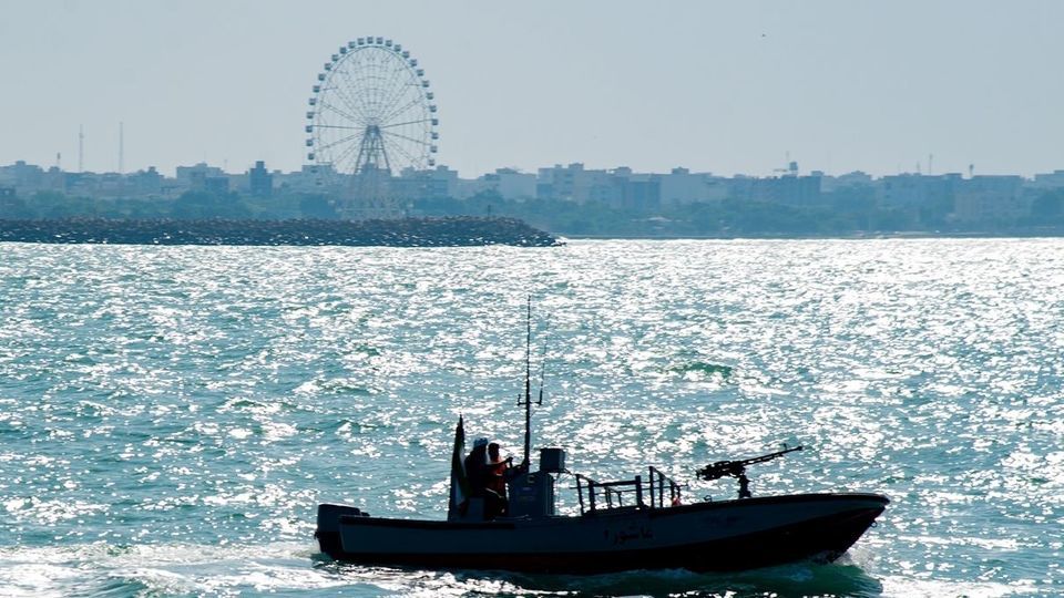 رژه شناورهای نیروی دریایی سپاه به مناسبت هفته دفاع مقدس 