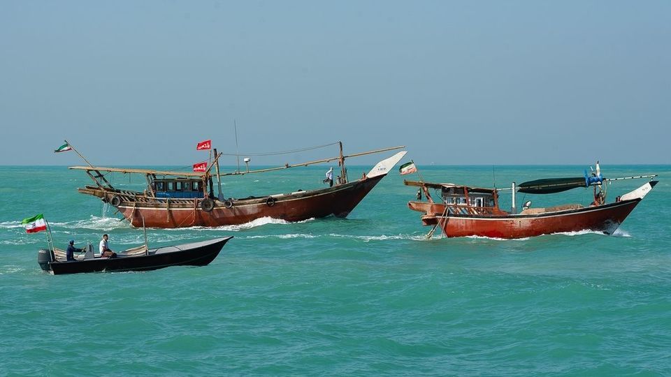 رژه شناورهای نیروی دریایی سپاه به مناسبت هفته دفاع مقدس 