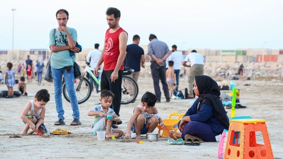 شنا و آب‎تنی در آخرین روزهای تابستان 