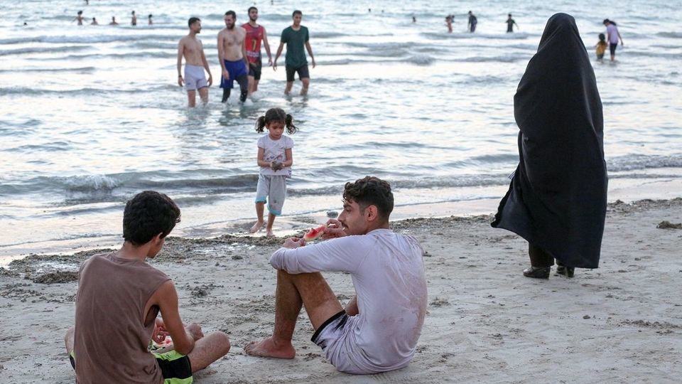 شنا و آب‎تنی در آخرین روزهای تابستان 