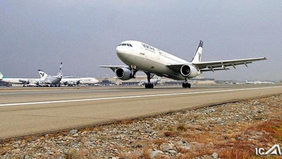 شرکت هواپیمایی عامل تاخیر ۶ ساعتی در پرواز نجف باید از کار تعلیق شود