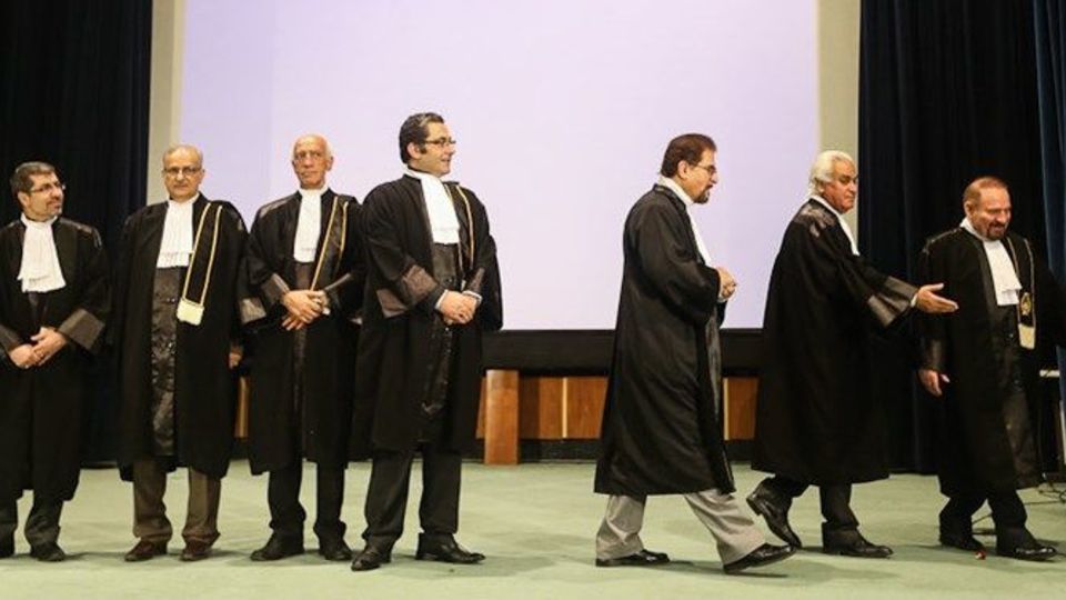 تناقض‌های کانون وکلا درباره سرانه تعداد وکیل در کشور/ آیا ۸۸ وکیل برای ۱۰ هزار پرونده کافی است؟