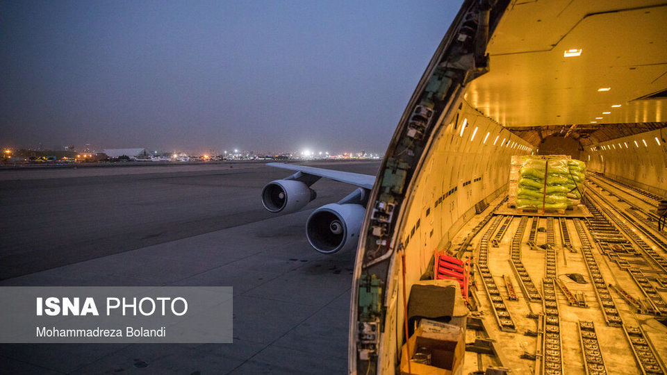 ارسال محموله بشردوستانه هلال احمر ایران به افغانستان