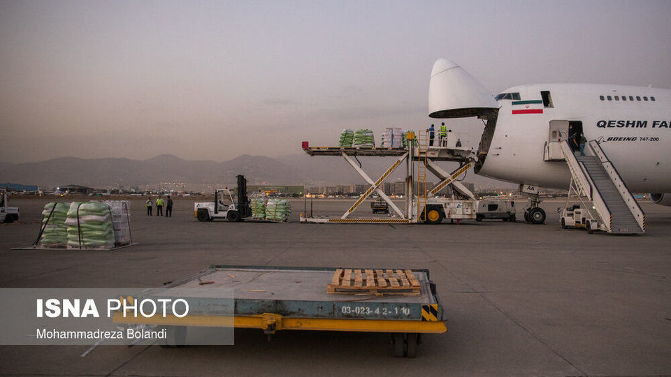 ارسال محموله بشردوستانه هلال احمر ایران به افغانستان
