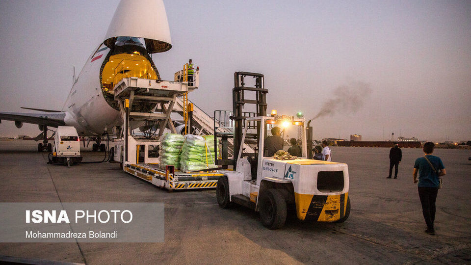 ارسال محموله بشردوستانه هلال احمر ایران به افغانستان