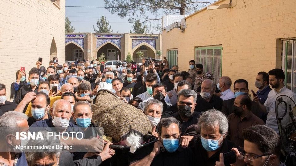 مراسم خاکسپاری فتحعلی اویسی