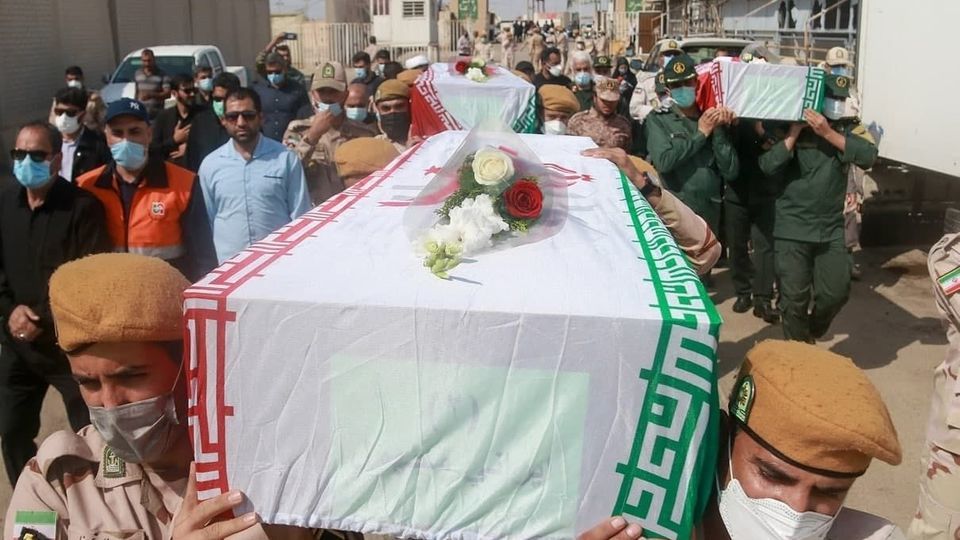 استقبال از ۲۰ شهید تازه تفحص شده جنگ تحمیلی در مرز شلمچه