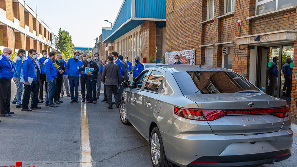 بازدید معاون سازمان بازرسی از ایران خودرو و سایپا