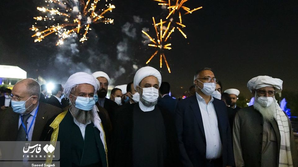 بازدید میهمانان کنفرانس وحدت اسلامی از برج میلاد