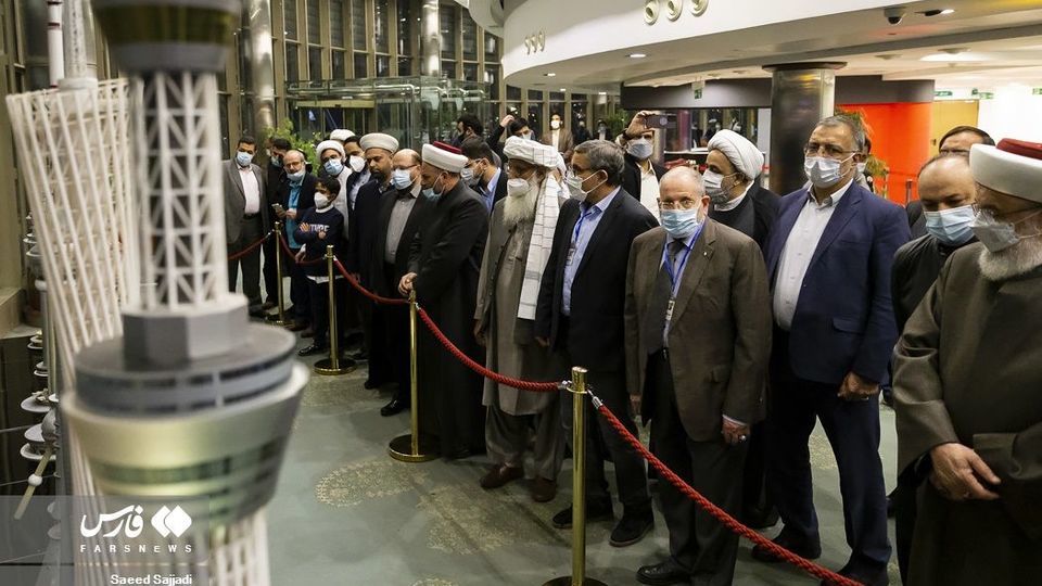 بازدید میهمانان کنفرانس وحدت اسلامی از برج میلاد