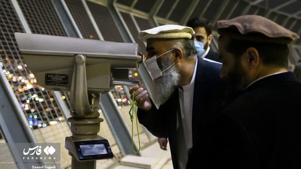 بازدید میهمانان کنفرانس وحدت اسلامی از برج میلاد