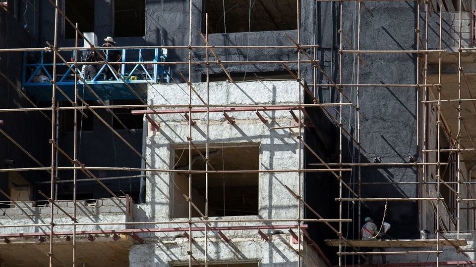 ساخت و ساز بی رویه در کوه های دراک - شیراز