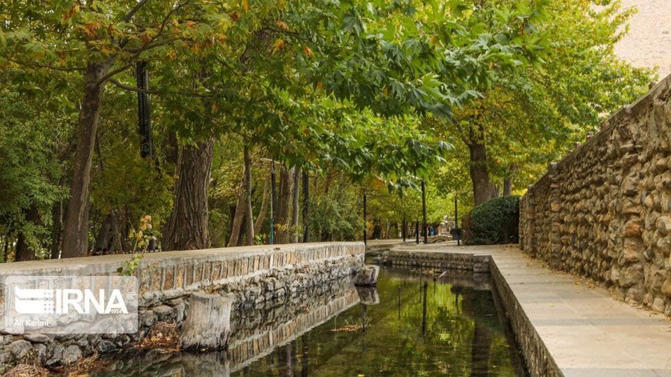   طبیعت پاییزی سراب عباس آباد شازند